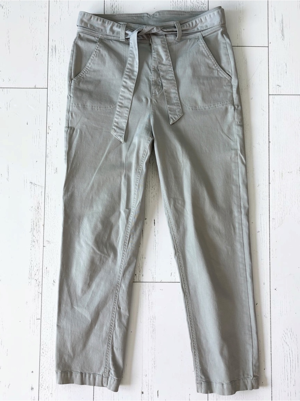 LC Lauren Conrad Paperbag Pants Size 10 Light Gray Tie Waist Ankle Stretch